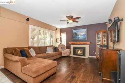1040 Broadcreek Court, Brentwood, CA 94513 - Photo 10