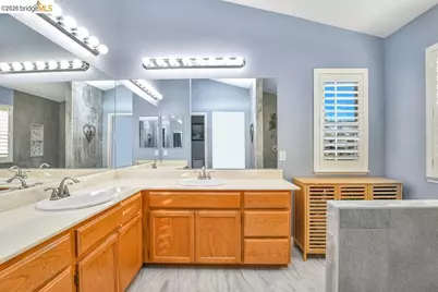 1040 Broadcreek Court, Brentwood, CA 94513 - Photo 28