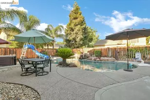 1040 Broadcreek Ct, Brentwood, CA 94513 - Photo 32