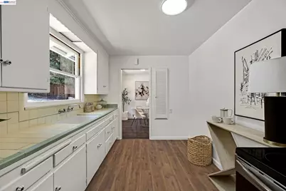 18926 Walnut Rd, Castro Valley, CA 94546 - Photo 16