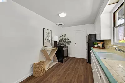 18926 Walnut Rd, Castro Valley, CA 94546 - Photo 14