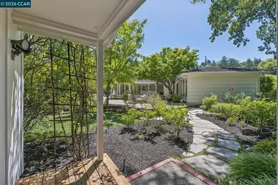 4 Crest Rd, Lafayette, CA 94549 - Photo 32
