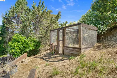 12 Erskine St, Port Costa, CA 94569 - Photo 34