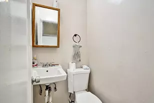 1390 Highland Blvd, Hayward, CA 94542 - Photo 18