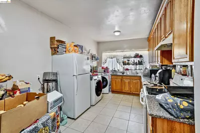 1390 Highland Blvd, Hayward, CA 94542 - Photo 4