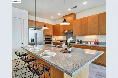 1749 Kilowatt Way #302, Fremont, CA 94539 - Photo 2