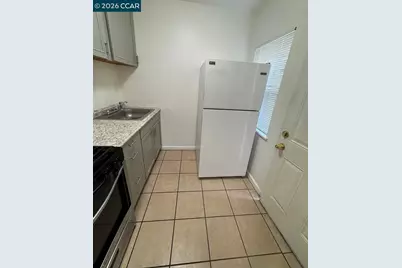416 1/2 School St #2, Lodi, CA 95240 - Photo 2
