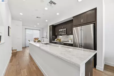931 Edy Ln, Oakland, CA 94607 - Photo 8