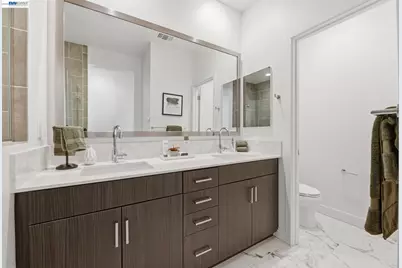931 Edy Ln, Oakland, CA 94607 - Photo 32