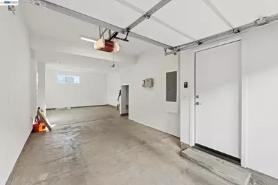 931 Edy Ln, Oakland, CA 94607 - Photo 34