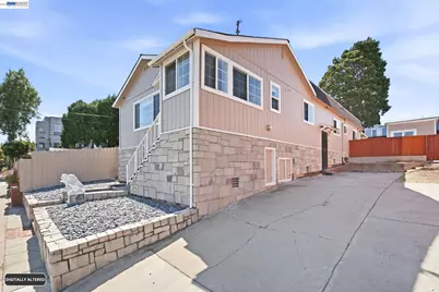 5237 Fresno Ave, Richmond, CA 94804 - Photo 6