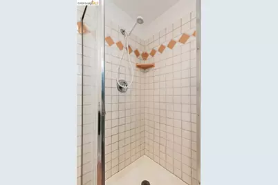 211 San Carlos Ave, El Cerrito, CA 94530 - Photo 24