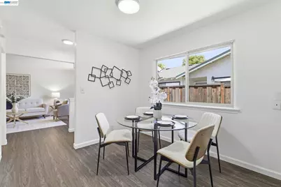 7359-7361 Glenoaks Way, Dublin, CA 94568 - Photo 16