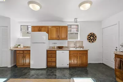 963 37th St, Oakland, CA 94608 - Photo 28