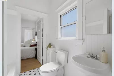 963 37th St, Oakland, CA 94608 - Photo 18