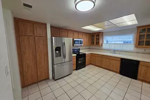 2581 El Portal Dr, San Pablo, CA 94806 - Photo 6