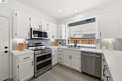 2245 Pipit Ct, San Leandro, CA 94579 - Photo 14