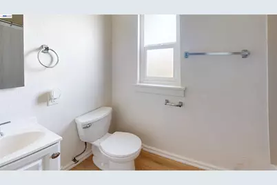 6625 Bancroft Ave, Oakland, CA 94605 - Photo 10