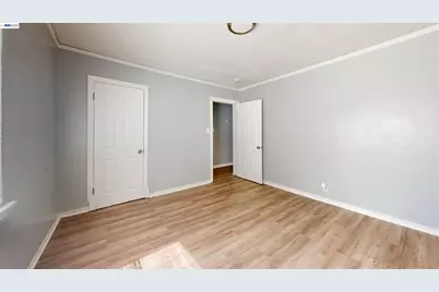 6625 Bancroft Ave, Oakland, CA 94605 - Photo 8