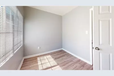 6625 Bancroft Ave, Oakland, CA 94605 - Photo 8