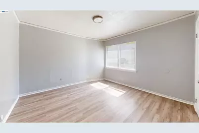 6625 Bancroft Ave, Oakland, CA 94605 - Photo 10