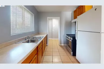 6625 Bancroft Ave, Oakland, CA 94605 - Photo 12