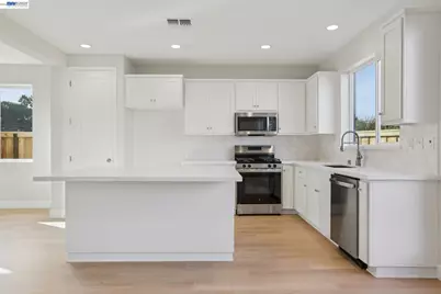 117 Creek View Cir, Fairfield, CA 94533 - Photo 10