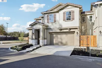 117 Creek View Cir, Fairfield, CA 94533 - Photo 2