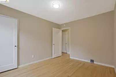 4050 Somerset Ave, Castro Valley, CA 94546 - Photo 12