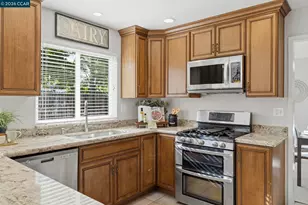 572 Shannon Dr, Vacaville, CA 95688 - Photo 24