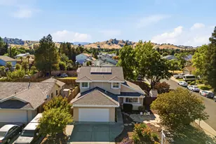 572 Shannon Dr, Vacaville, CA 95688 - Photo 2