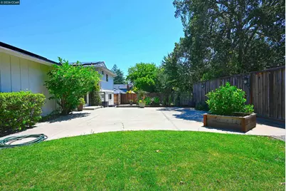 731 Hamilton Dr, Pleasant Hill, CA 94523 - Photo 32