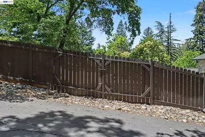 571 La Gonda Way, Danville, CA 94526 - Photo 2