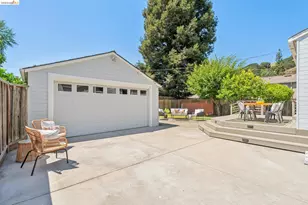 264 Marlow Dr, Oakland, CA 94605 - Photo 52