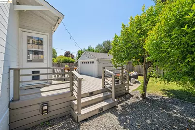 264 Marlow Drive, Oakland, CA 94605 - Photo 46