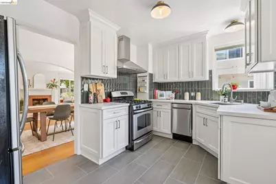 264 Marlow Drive, Oakland, CA 94605 - Photo 24