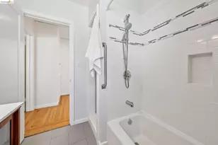 264 Marlow Dr, Oakland, CA 94605 - Photo 40
