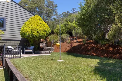 371 Rugby Ave, Berkeley, CA 94708 - Photo 34