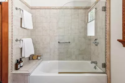 4130 Gilbert St, Oakland, CA 94611 - Photo 46