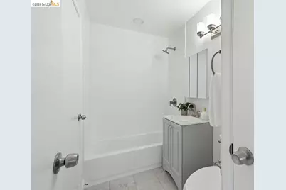 3800 Maybelle Ave #7, Oakland, CA 94619 - Photo 24