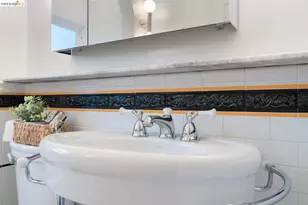 1751 38th St, Oakland, CA 94602 - Photo 32