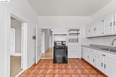 402 10th St, Oakland, CA 94606 - Photo 8
