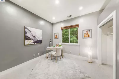 7010 Pinehaven Rd, Oakland, CA 94611 - Photo 26