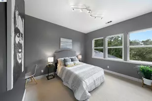 7010 Pinehaven Rd, Oakland, CA 94611 - Photo 18