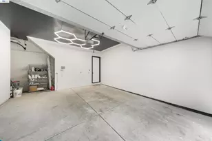 7010 Pinehaven Rd, Oakland, CA 94611 - Photo 28