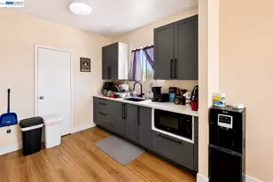 3338 San Leandro St, Oakland, CA 94601 - Photo 8