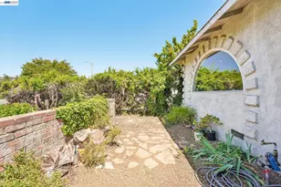 1890 Bernice Way, San Jose, CA 95124 - Photo 32
