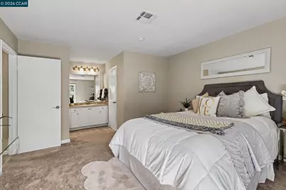 485 Canyon Oaks Dr #J, Oakland, CA 94605 - Photo 18