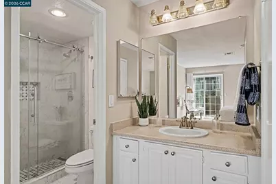 485 Canyon Oaks Dr #J, Oakland, CA 94605 - Photo 20