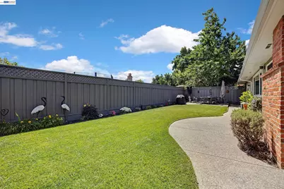 524 Hillview Dr, Fremont, CA 94536 - Photo 28